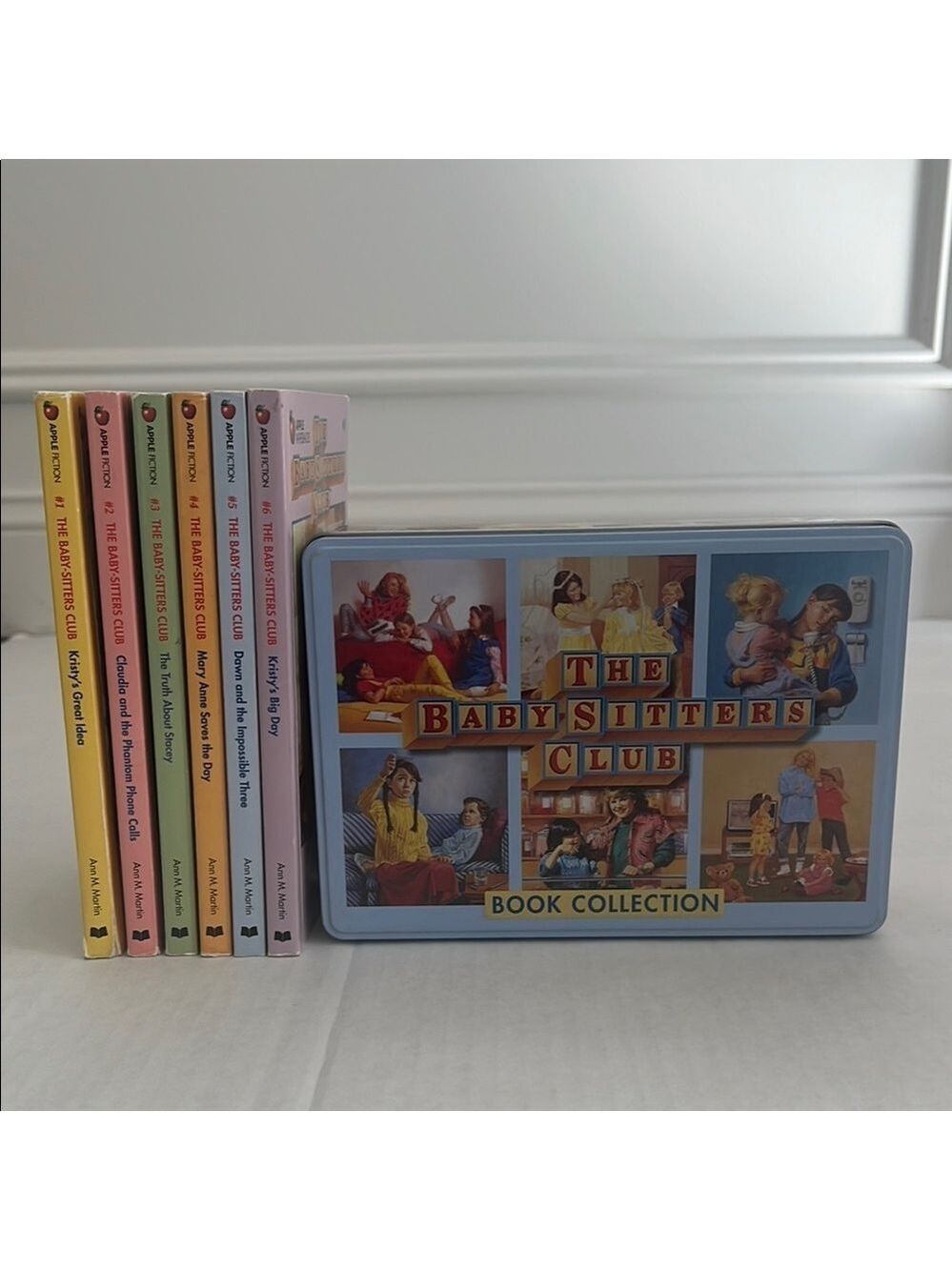 The Baby-Sitters Club Retro Set Books 1-6 Original Covers Collectible Tin Case - Picture 2 of 12